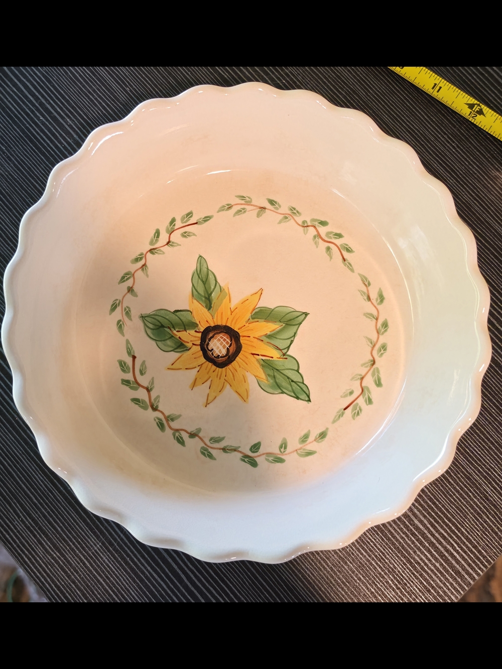 Sunflower Ceramic Pie Plate Pan/ Serving Bowl in Yellow and Green MADE IN USA